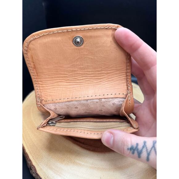 Vintage Handmade Floral Leather Wallet - Picture 7 of 7